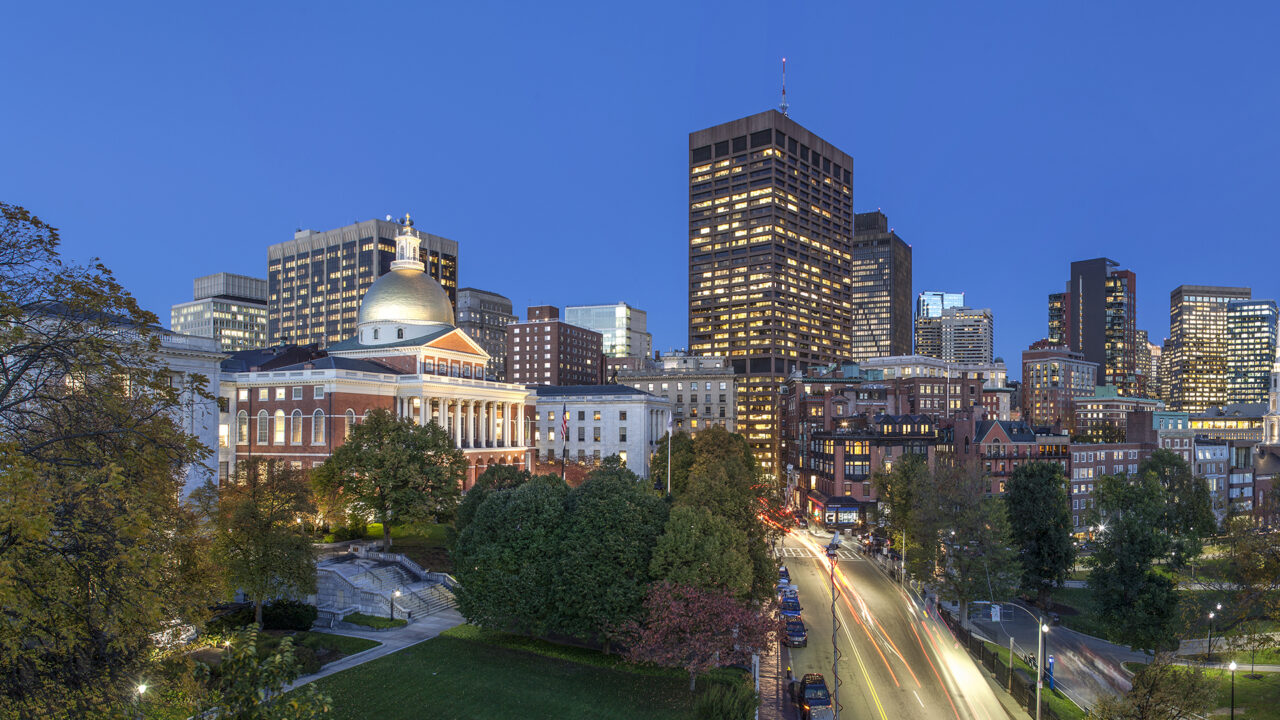 25 beacon and boston state house