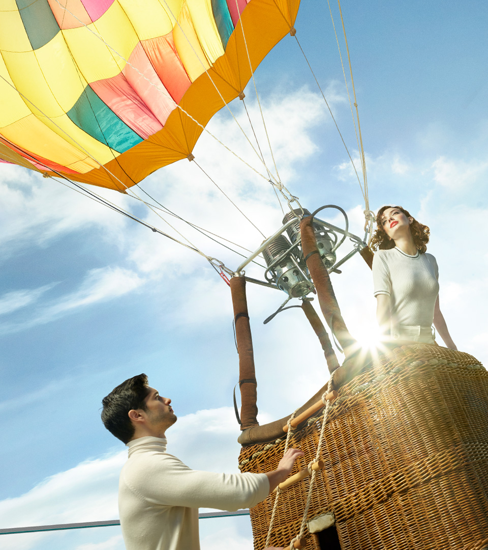 echelon-seaport couple-hot-air-balloon