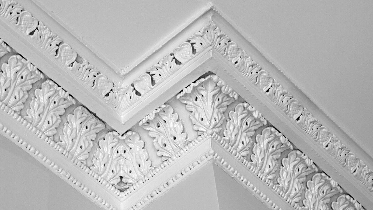 signet detail of ceiling mouldings