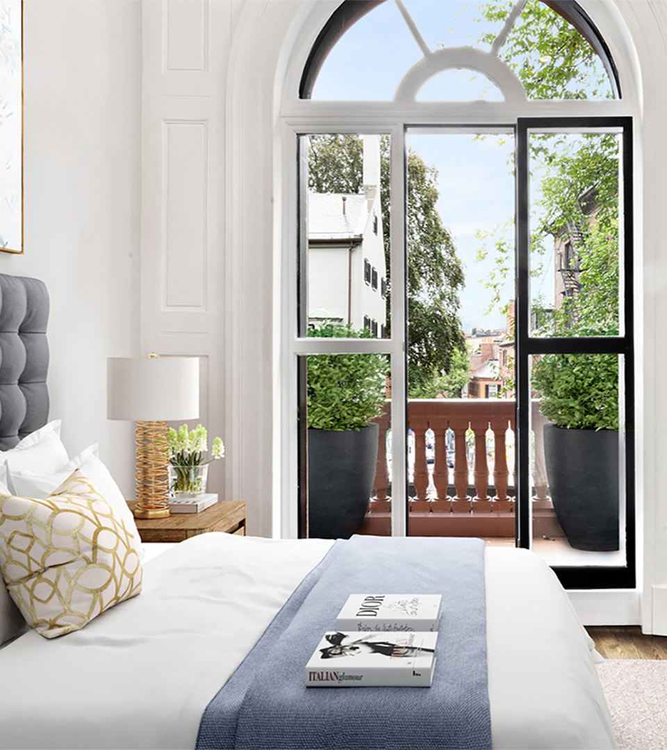 signet woodward bedroom with window arch