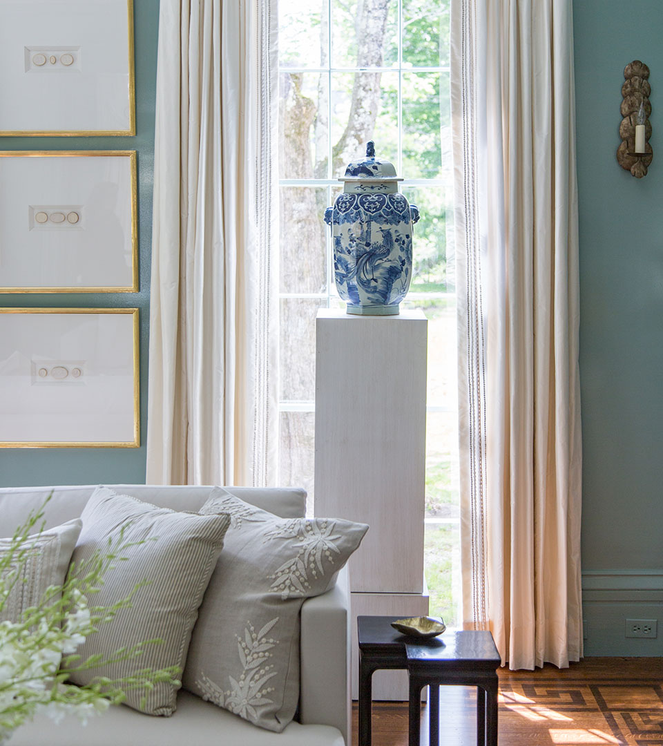 Gerald Pomeroy Showhouse blue and white vase in window