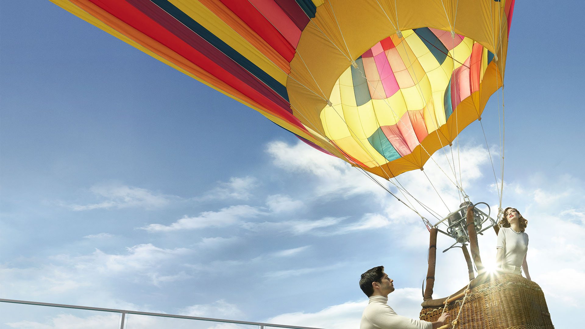 echelonseaport balloon with woman and man