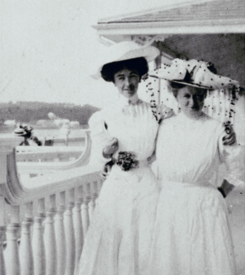 Fairmont Bermuda women on veranda