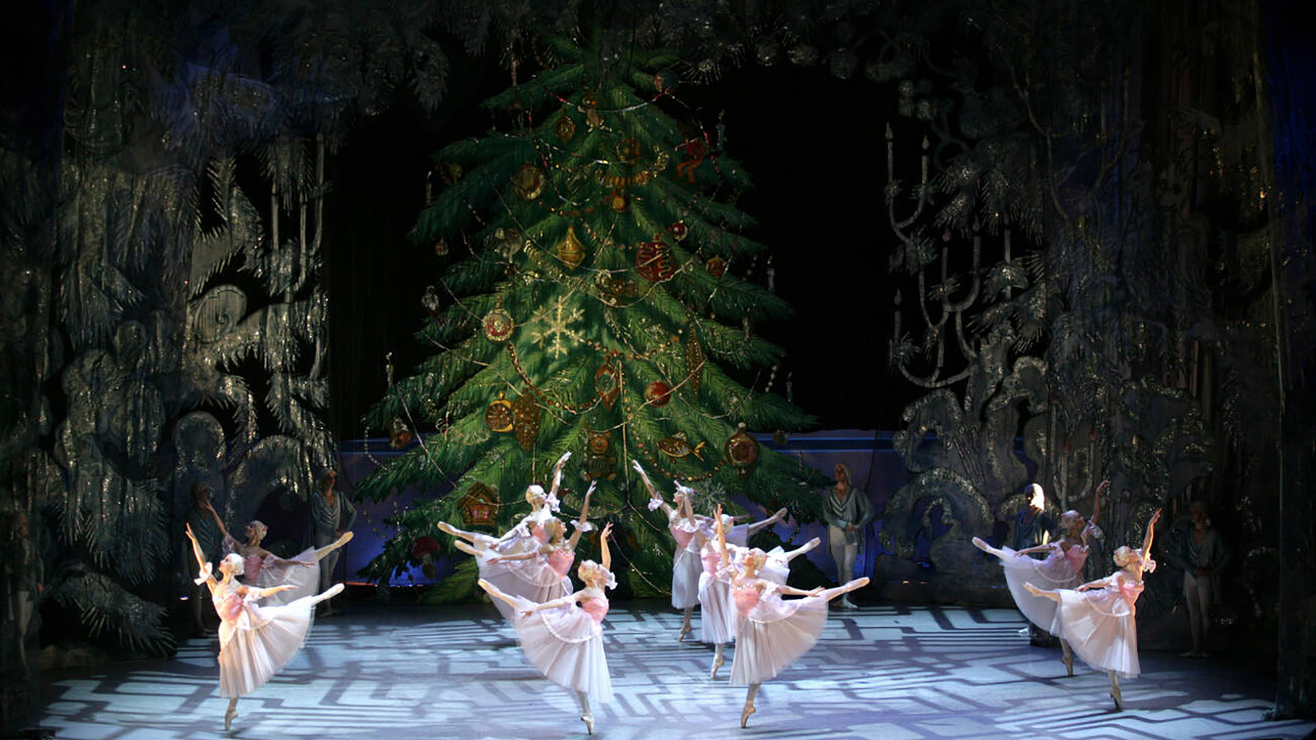 four seasons hotel nutcracker ballet performance