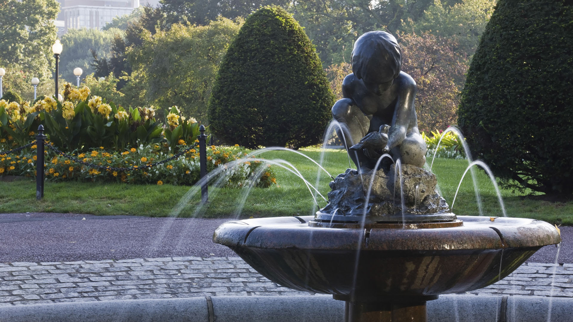 signet near public garden with fountain