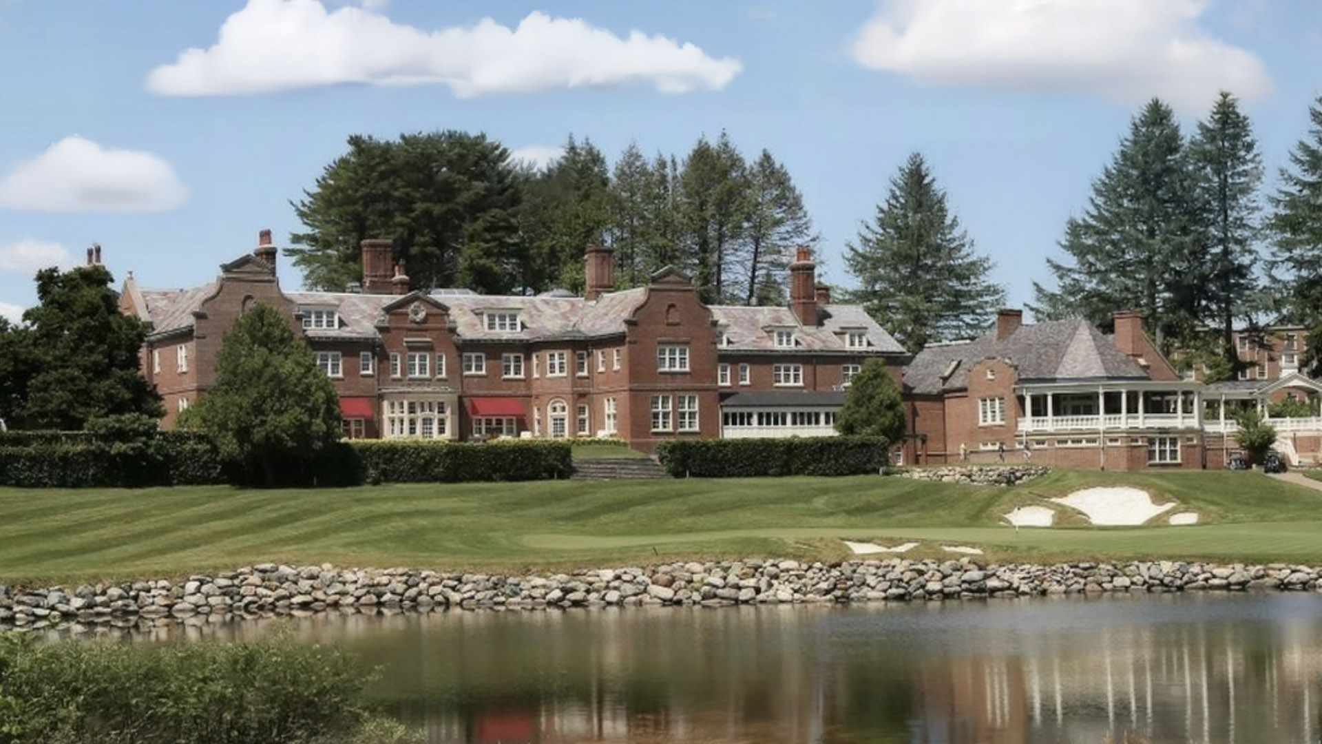 turner hill mansion with water